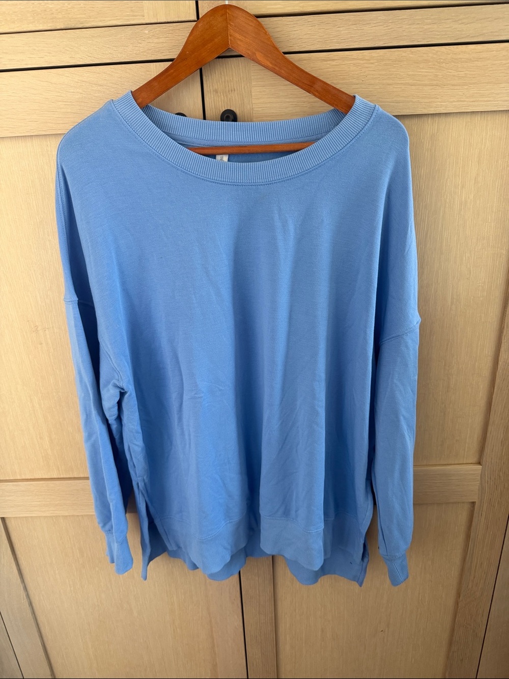 Women’s Relaxed Crewneck Sweatshirt — Light Blue very soft